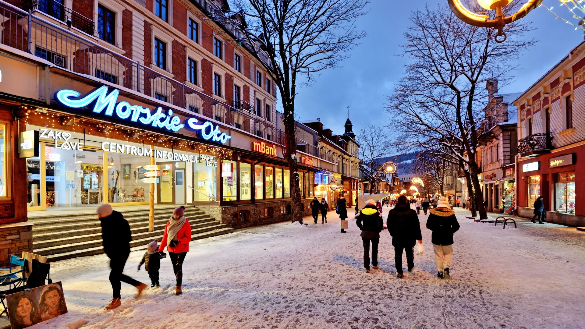 The Krupówki promenade in Zakopane under snow